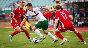 {{ otherArticle[0].article.title }}