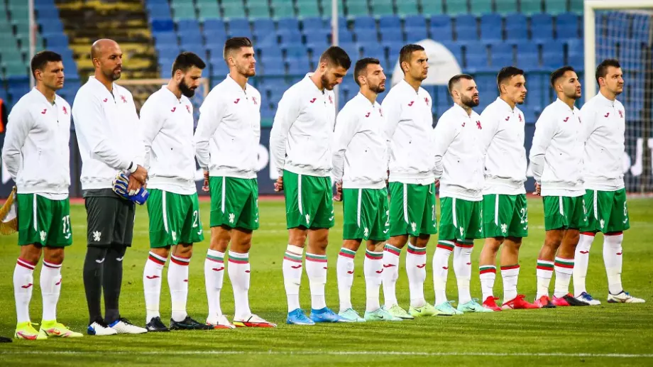 Петимата играчи на България, които висят с картони и трябва да внимават срещу Литва