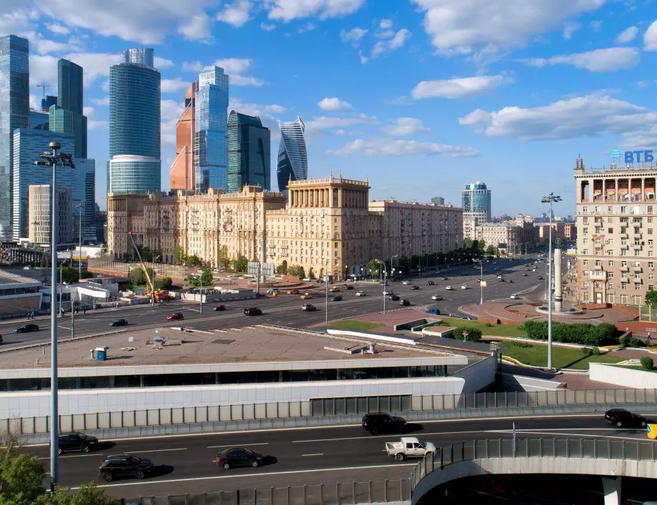 В Москва възстановиха ограничителните мерки заради COVID-19
