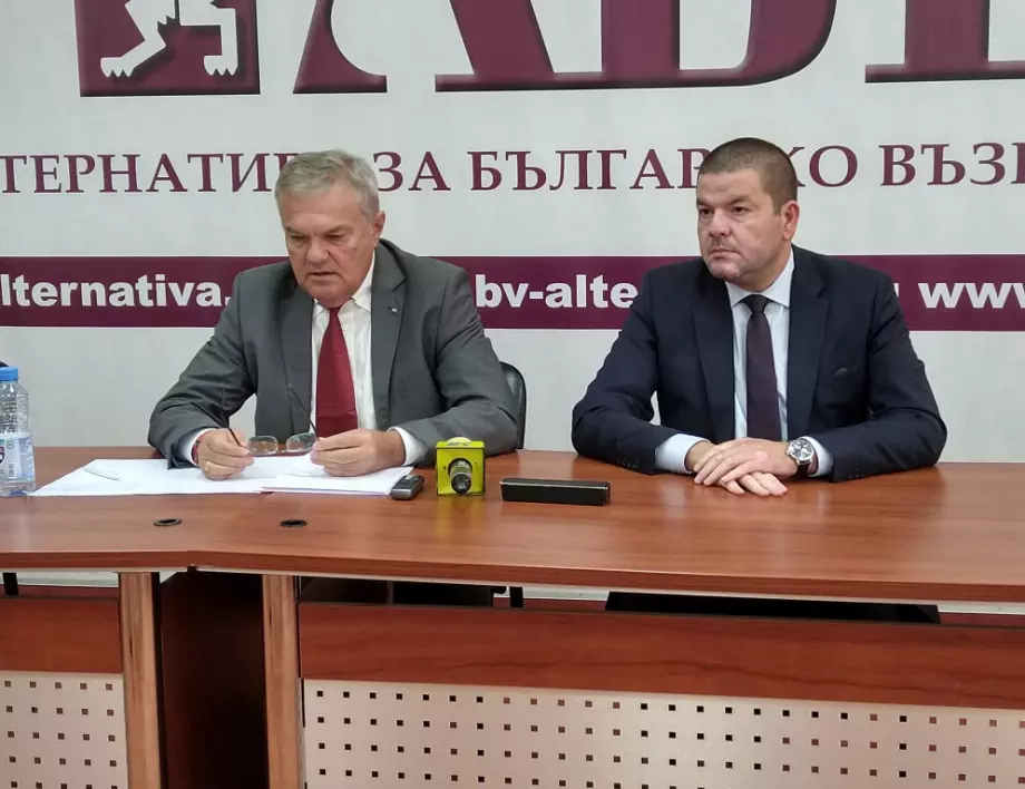 МФ да разкрие плановете си за резерва в бюджета, настоява Румен Петков