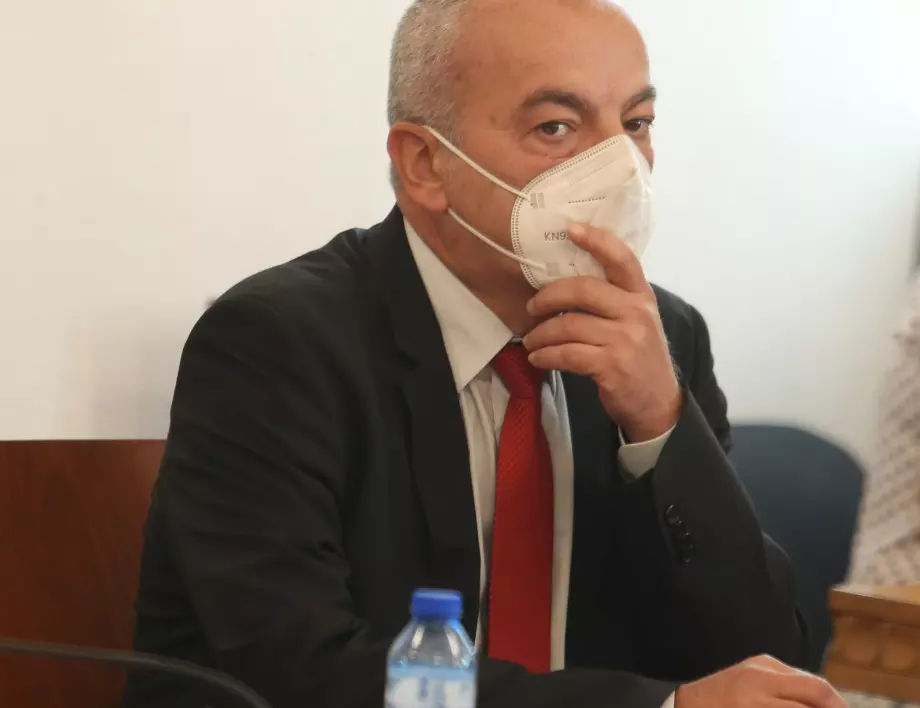 Гълъб Донев не вижда нарушение на трудовите права заради зеления сертификат 
