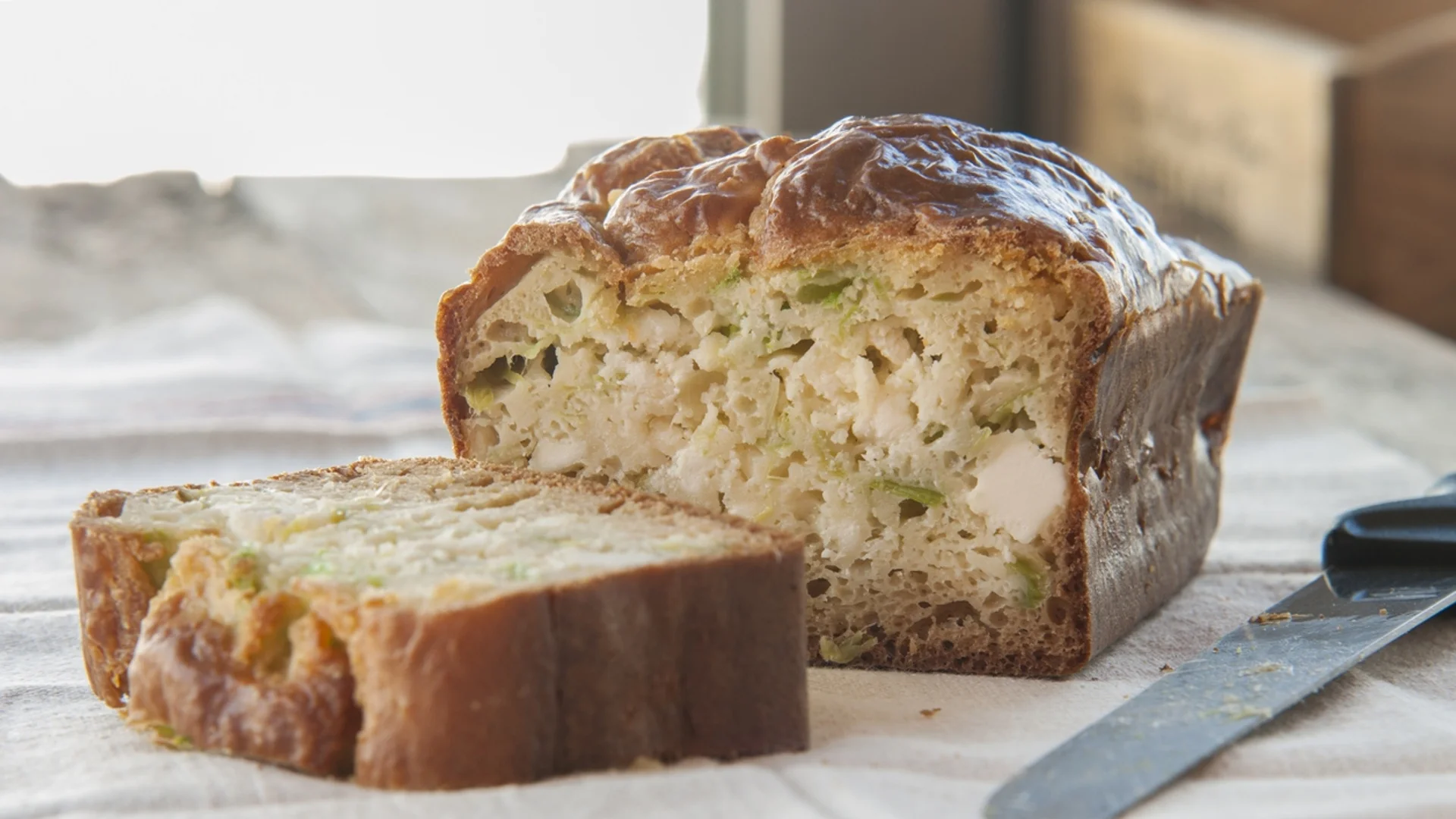 Солен кекс от стар хляб за нови кулинарни изживявания