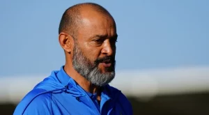 Тотнъм уволнява Нуно Ешпирито Санто?