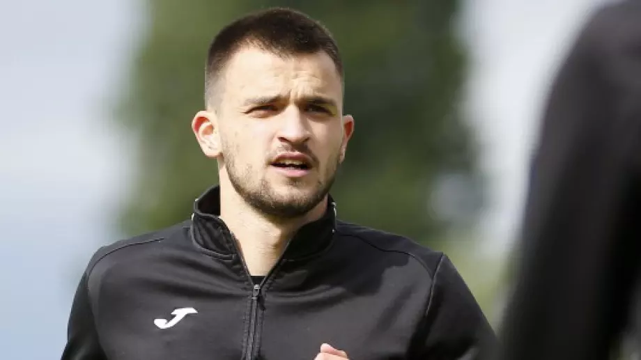 Разкритие: Стефанов потрива доволно ръце от трансфера на Кръстев в ЦСКА