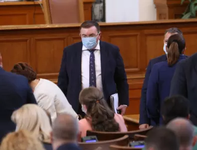 ГЕРБ пак атакува мнозинството в парламента за отказа на зелен сертификат за депутатите