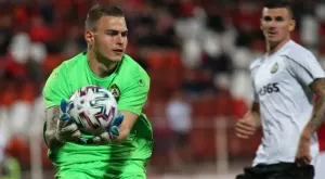 {{ otherArticle[0].article.title }}