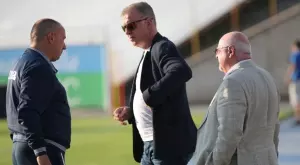 {{ otherArticle[0].article.title }}