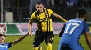 {{ otherArticle[0].article.title }}