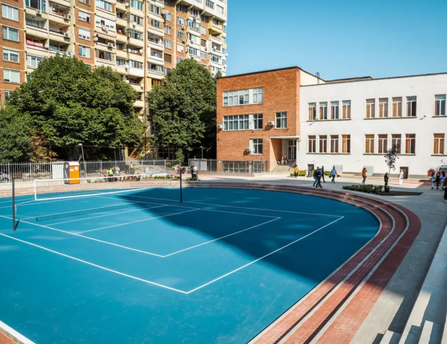 Столичното 30 СУ „Брата Миладинови“ посреща учебната година с 5 нови спортни игрища и изцяло обновен двор