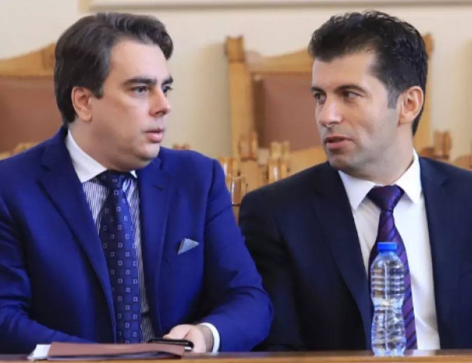 Политолог: Кирил Петков и Асен Василев са десни, но не и фанатично пазарно-ориентирани
