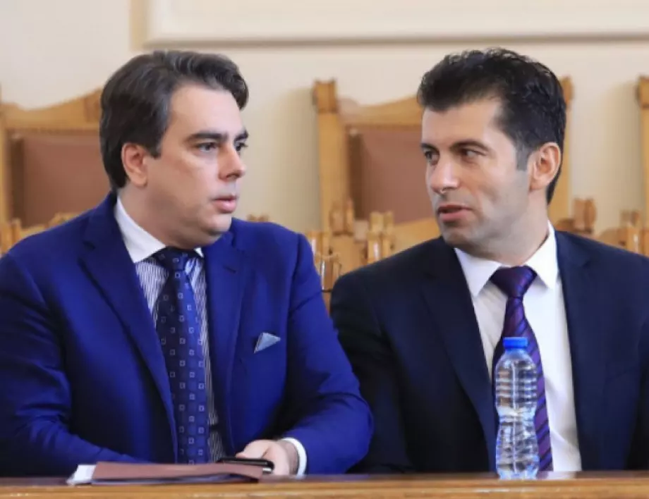 Кирил Петков и Асен Василев: Големият въпрос, трудният отговор