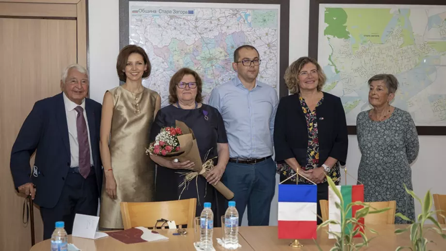 Старозагорска учителка беше наградена с престижното отличие "Академични палми"