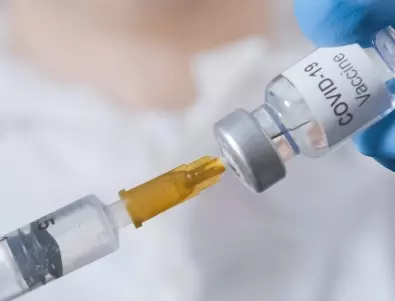 Трета доза за всички ваксинирани започват да прилагат в Румъния