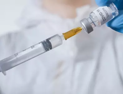 Британските власти няма да изискват задължителна ваксинация от медиците 