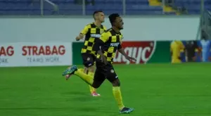 {{ otherArticle[0].article.title }}