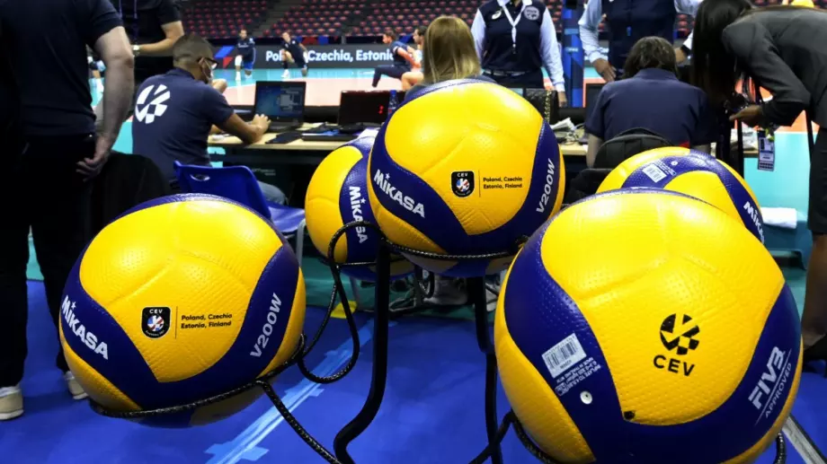 Поканиха Украйна да заеме мястото на Русия на Световното по волейбол