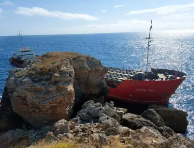 Навигационна грешка вероятно е довела до засядането на кораба край Камен бряг