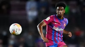 {{ otherArticle[0].article.title }}