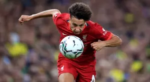 Ливърпул възнагради талантлив младок с първи професионален договор