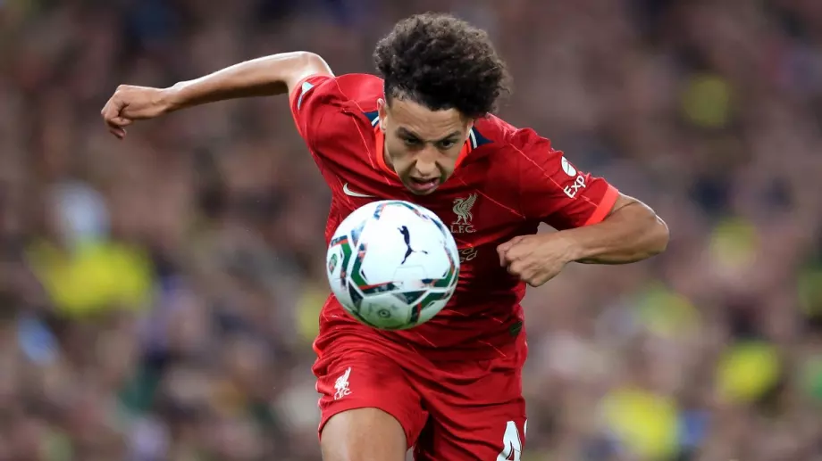 Ливърпул възнагради талантлив младок с първи професионален договор