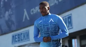 {{ otherArticle[0].article.title }}