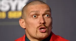 Олександър Усик пратил съобщение до Фюри, което оставило Тайсън "без ума и дума"