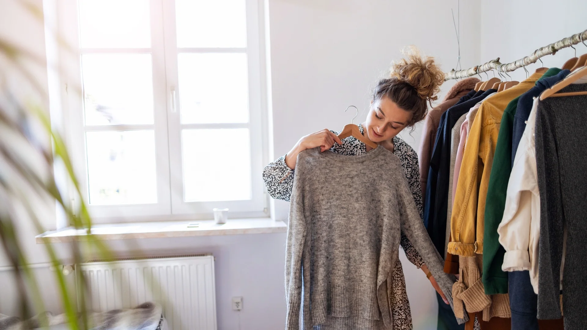 Кои дрехи не трябва да изхвърляте от гардероба си?