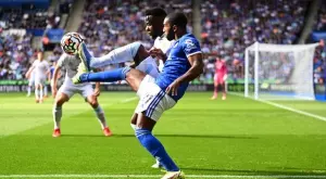 Висша лига: Бърнли изненада Лестър като гост, Уест Хям обърна Лийдс 