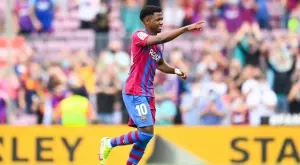 {{ otherArticle[0].article.title }}