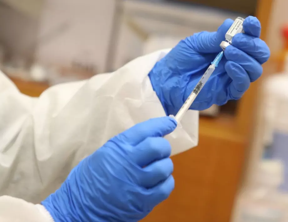 Цънцарова притисна "Възраждане" кои и колко от депутатите им са ваксинирани срещу коронавирус