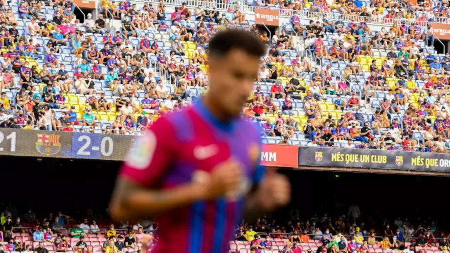 Чудесни новини за футболните фенове в Испания - стадионите отварят врати на 100%