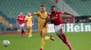 {{ otherArticle[0].article.title }}