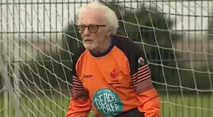 Уникалната история на уелски вратар, който е на 88 години...