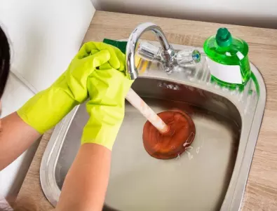 Пестеливите домакини знаят как да отпушат мивката само с 1 съставка