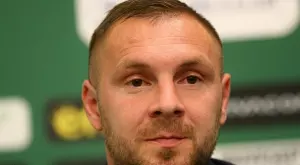 {{ otherArticle[0].article.title }}