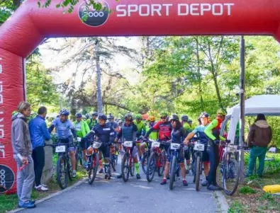 Над 200 души взеха участие в традиционното състезание по планинско колоездене и маратон в Казанлък