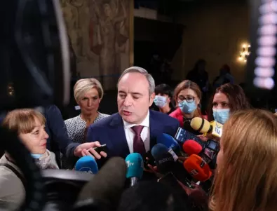 Герджиков говори, че директори на болници му описали апокалиптична ситуация с коронавируса