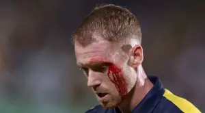 Невиждано: Играч нарита съдия в главата, прати го в несвяст и бе арестуван (ВИДЕО)