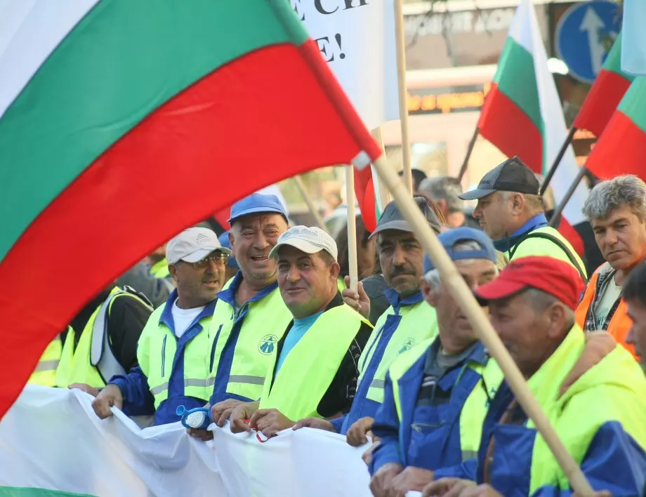 Отменя се протестът на работниците от „Автомагистрали-Черно море“