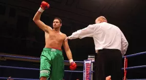 Ударният дебют за Тайсън Фюри в професионалния бокс: Едва 2 минути на ринга (ВИДЕО)