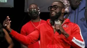 Ето го извънземния костюм на Дионтей Уайлдър, с който смята да "погребе" Тайсън Фюри (ВИДЕО)