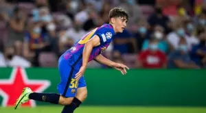 {{ otherArticle[0].article.title }}