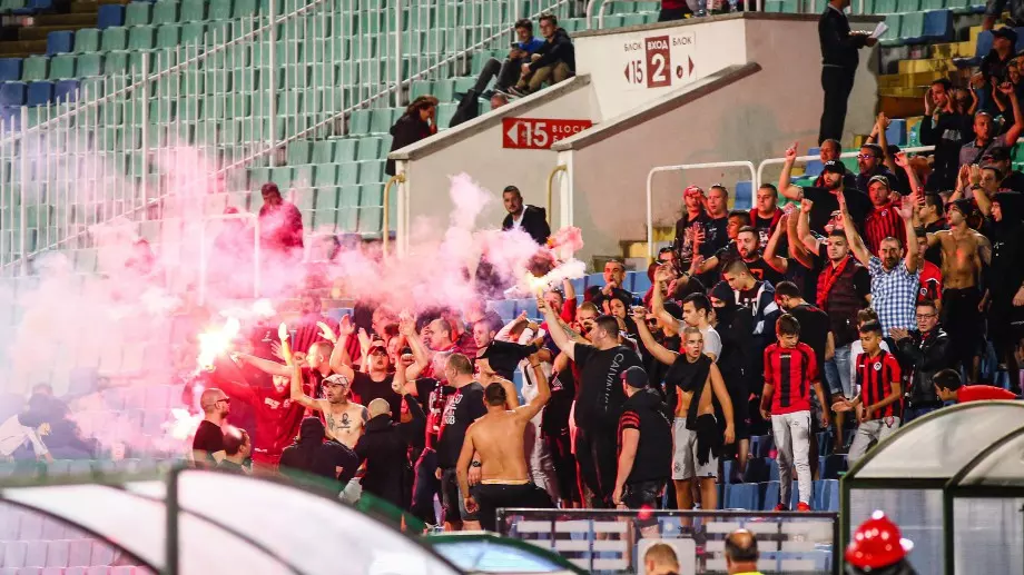 Радост в "червено-черно": Локомотив София е на 1/8-финал за Купата на България