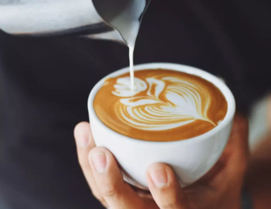 Препоръчително е да слагате мляко към кафето си, ето защо