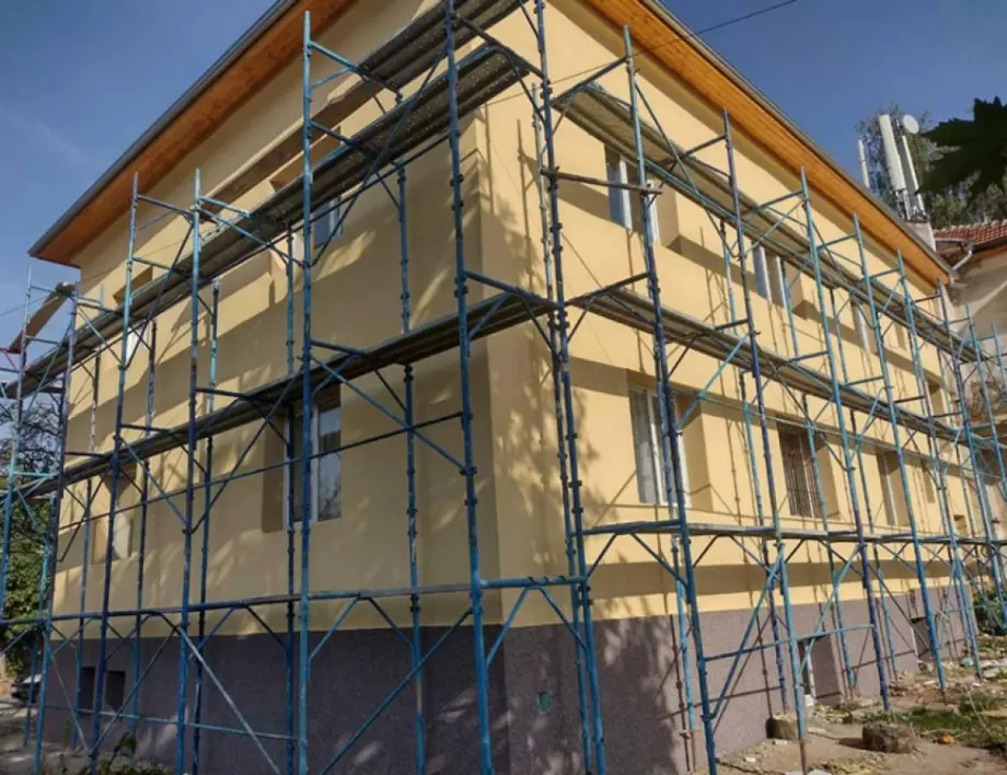 Ремонтираха кметски сгради в община Самоков