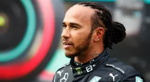 Титлата се изплъзва: Хамилтън ще стартира последен на спринта в Бразилия!