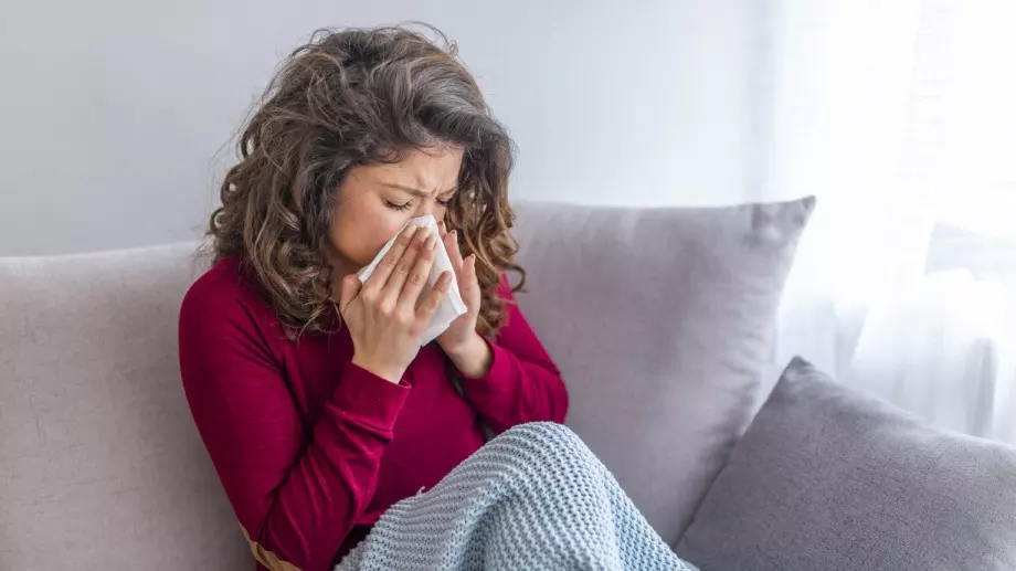 Кои са първите симптоми при грип и настинка?
