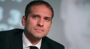 {{ otherArticle[0].article.title }}