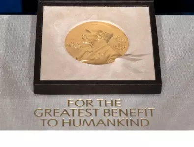 Нобеловият лауреат Дмитрий Муратов продаде златния си медал за над 103 млн. долара
