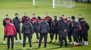 {{ otherArticle[0].article.title }}